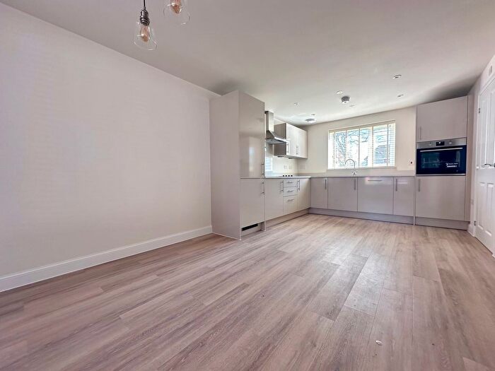4 Bedroom Property To Rent In Down House Drive, Cambridge, CB3