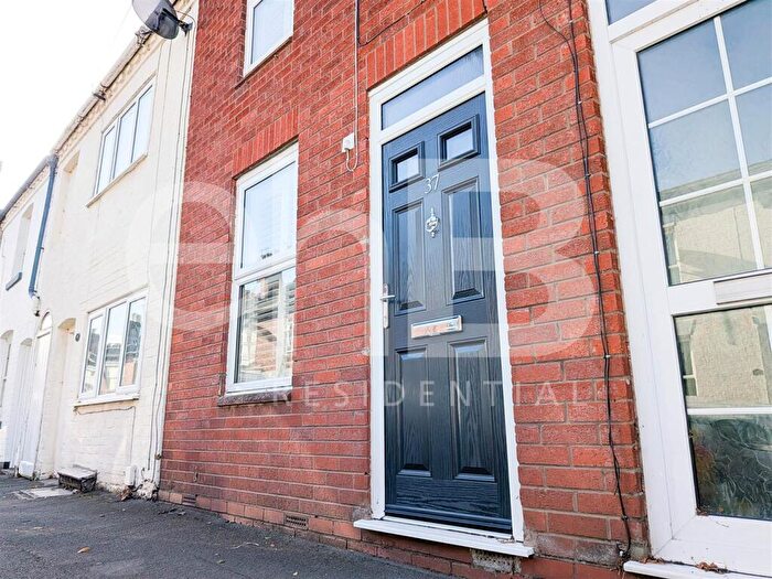 2 Bedroom House To Rent In Guy Street, Warwick, CV34