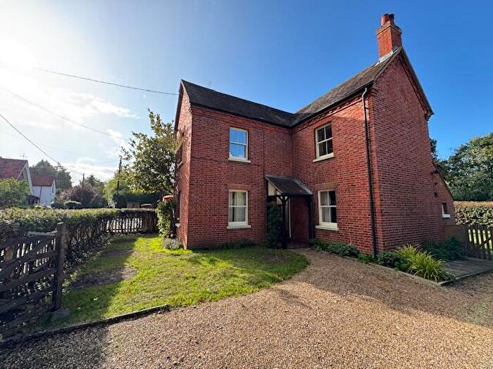 2 Bedroom Detached House To Rent In , RG9