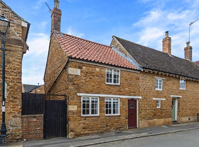 2 Bedroom Cottage For Sale In High Street, Ecton, Northampton, NN6