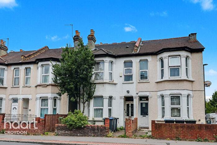 3 Bedroom Terraced House For Sale In Whitehorse Road, Croydon, CR0