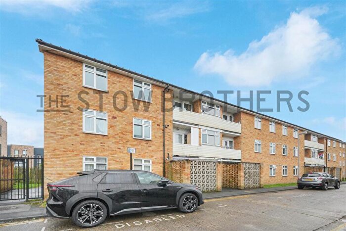 3 Bedroom House To Rent In Titley Close, Chingford, E4