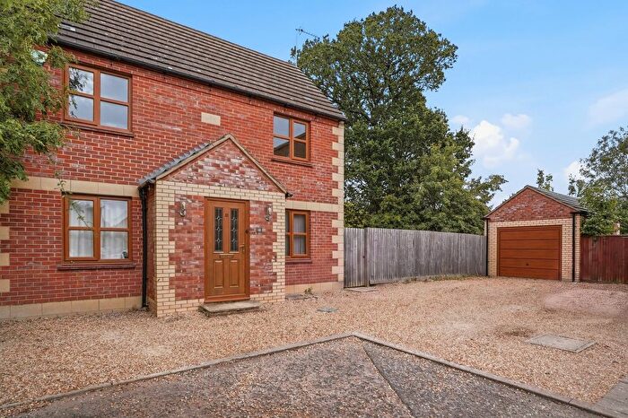 5 Bedroom Detached House For Sale In Dolben Court, Willen, MK15