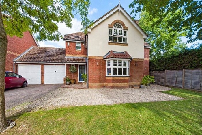 4 Bedroom Link Detached House For Sale In Tyler Drive, Arborfield, Reading, Berkshire, RG2