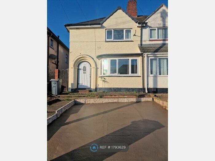 3 Bedroom Semi-Detached House To Rent In Warwick Road, Oldbury, B68