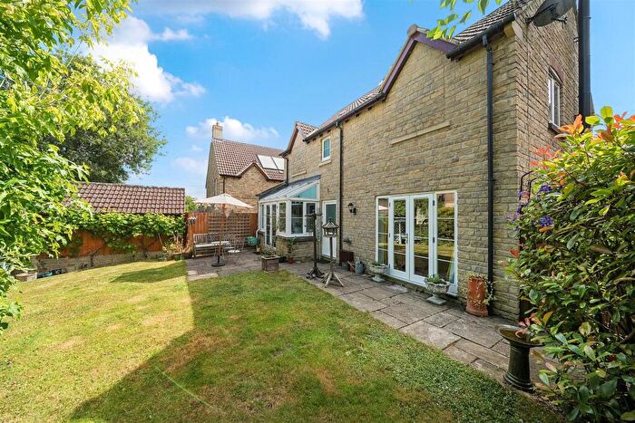 4 Bedroom Detached House For Sale In Church Rise, Burton, SN14