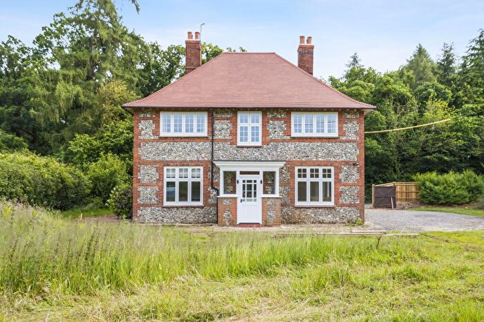 4 Bedroom Detached House For Sale In Woodlands St. Mary, Hungerford, Berks, RG17