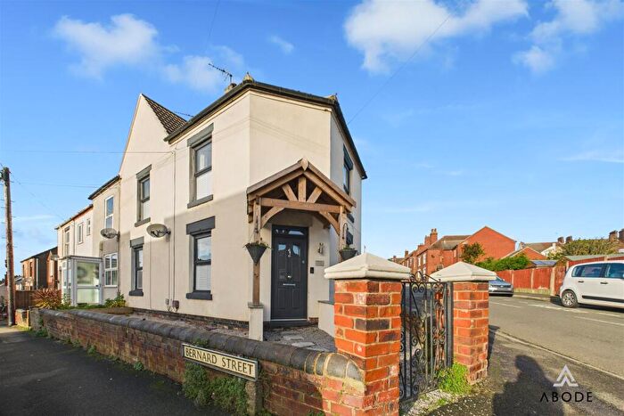 4 Bedroom Semi-Detached House For Sale In Bernard Street, Swadlincote, Derbyshire, DE11