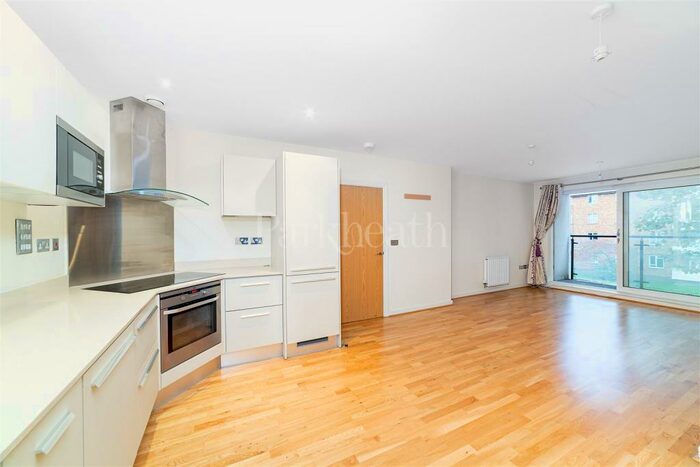 2 Bedroom Apartment To Rent In Kings Court, Finchley Road, NW3