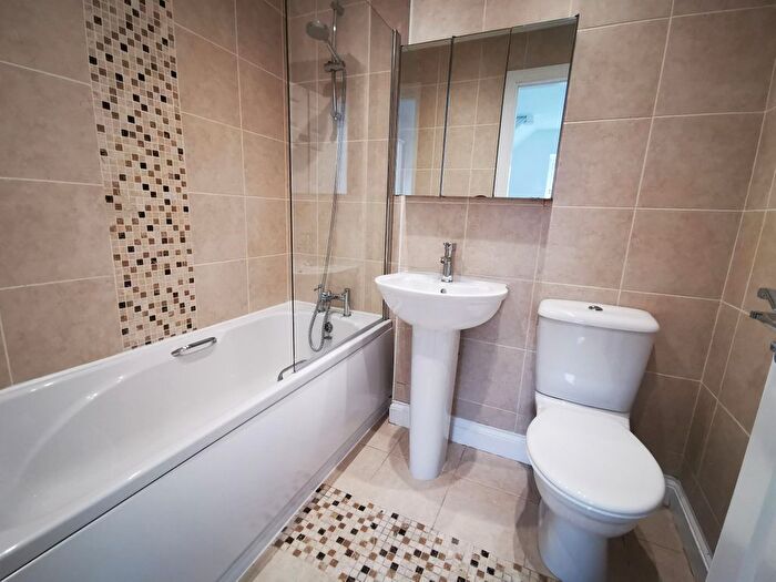 4 Bedroom Town House To Rent In Dukesfield, Shiremoor, NE27