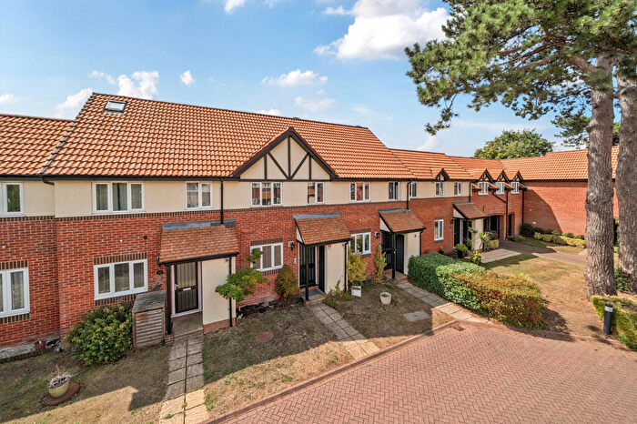 3 Bedroom Terraced House For Sale In Helston Lane, Windsor, SL4