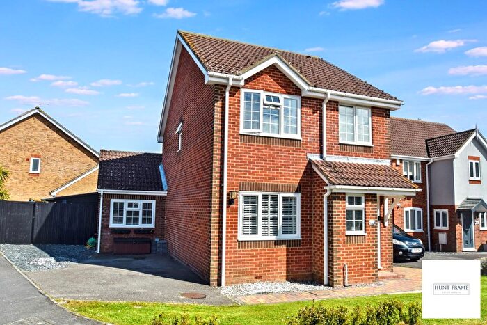 4 Bedroom Detached House For Sale In Sheffield Park Way, Eastbourne, BN23