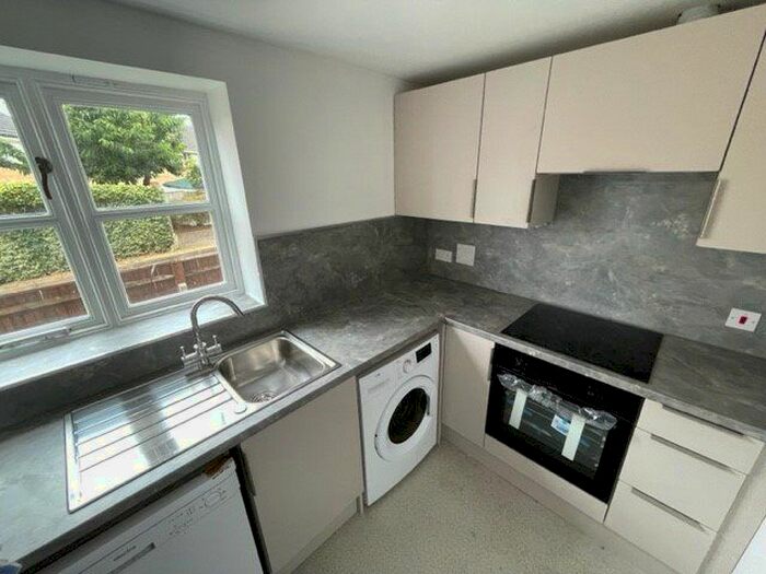 2 Bedroom Flat To Rent In Highfield Road, Feltham, TW13