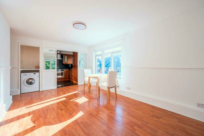 1 Bedroom Flat To Rent In Wheeler Gardens, Islington, London, N1