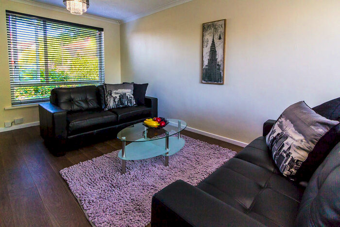 4 Bedroom House To Rent In Stonegate Road, Leeds, LS6