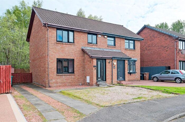 3 Bedroom Semi-Detached House For Sale In Parkneuk Street, Motherwell, ML1