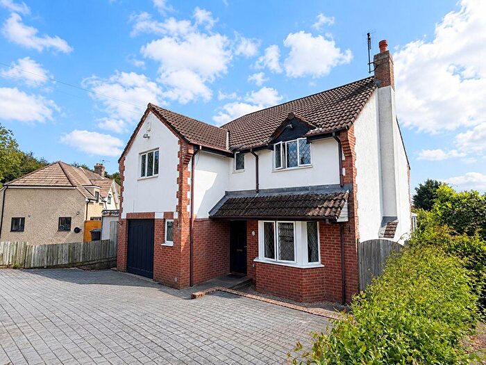 5 Bedroom Detached House For Sale In Astrop Gardens, Kings Sutton - Bedrooms, OX17