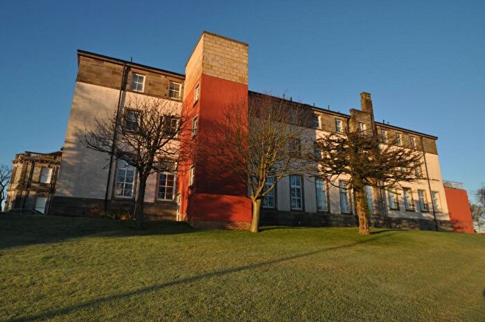 2 Bedroom Flat To Rent In St Leonards Apartments, KY11