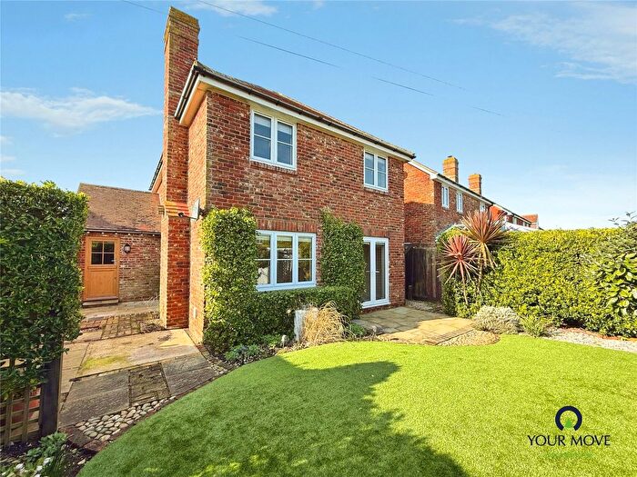3 Bedroom Detached House For Sale In Sea Grove, Selsey, Chichester, West Sussex, PO20
