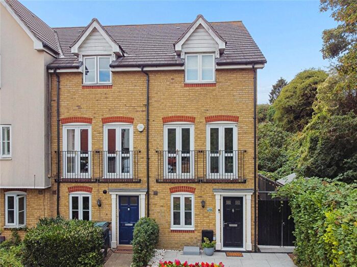3 Bedroom End Of Terrace House For Sale In Covesfield, Gravesend, Kent, DA11