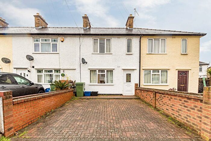 2 Bedroom Property To Rent In Hillfield Road, Hampton, TW12