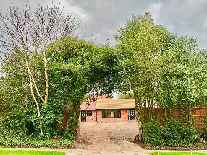 3 Bedroom Bungalow To Rent In Streetly Road, Birmingham, B23