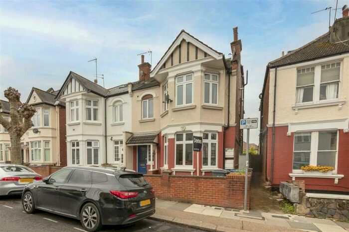 1 Bedroom Flat To Rent In Melrose Avenue, Willesden Green, NW2