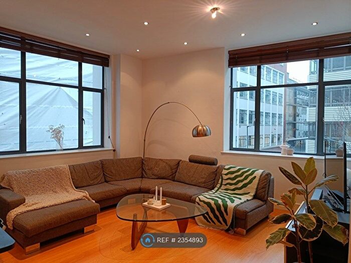 2 Bedroom Flat To Rent In Da Vinci House, London, EC1N