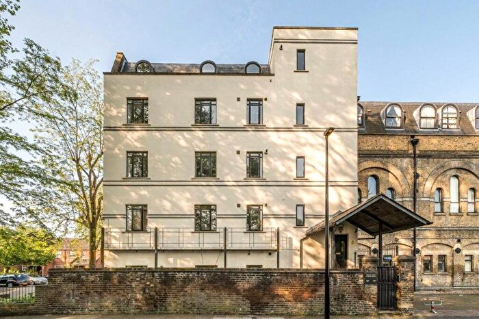 4 Bedroom Flat For Sale In Temple Court, Rectory Square, London, E1