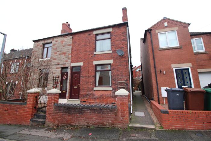 3 Bedroom Semi-Detached House To Rent In Bernard Street, Swadlincote, Woodville, DE11