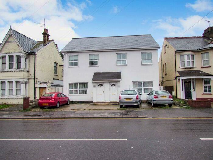 2 Bedroom Flat To Rent In Wellesley Road, CO15