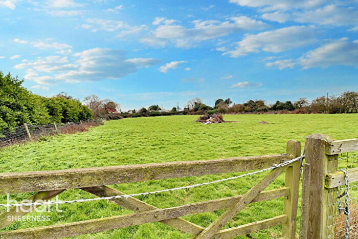 5 Bedroom Equestrian Facility For Sale In Warden Road, Kent, ME12
