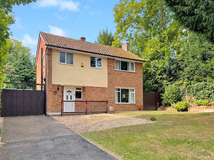 3 Bedroom Detached House For Sale In The Street, Kennington, Ashford, TN24