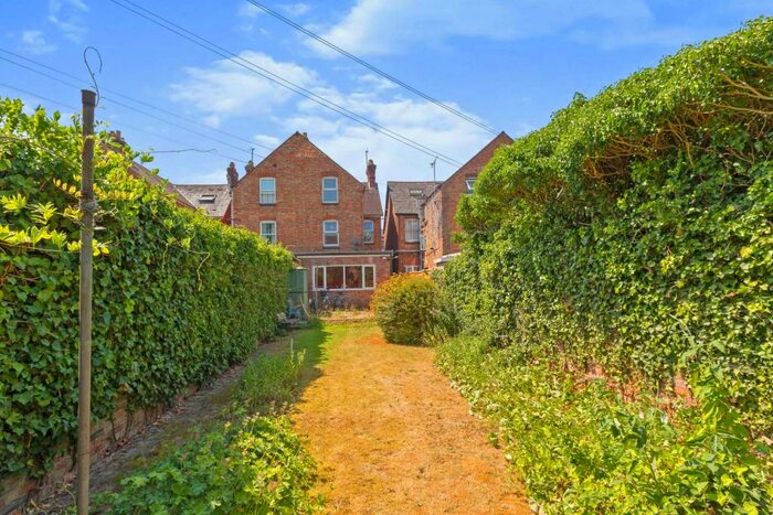 6 Bedroom Flat To Rent In Banbury Road -, OX2