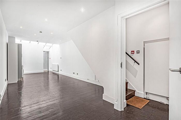 2 Bedroom Terraced House To Rent In Sidney Grove, London, EC1V