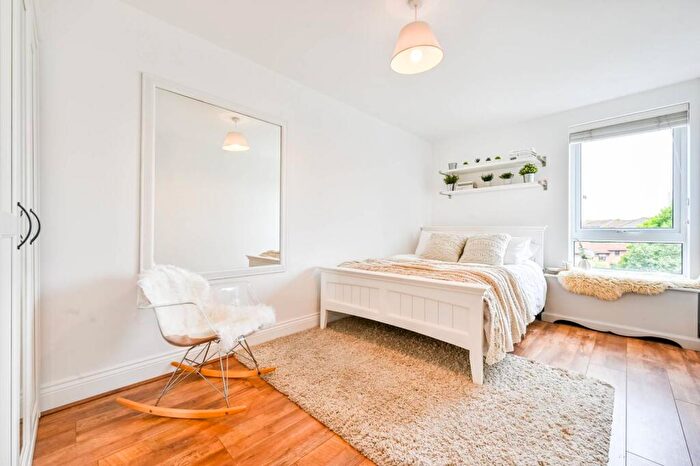 2 Bedroom Flat For Sale In St Pancras Way, Camden, London, NW1