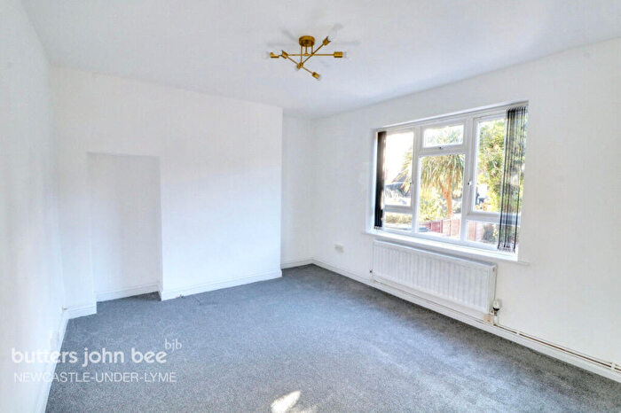 3 Bedroom Town House To Rent In Oldcastle Avenue, Newcastle, ST5