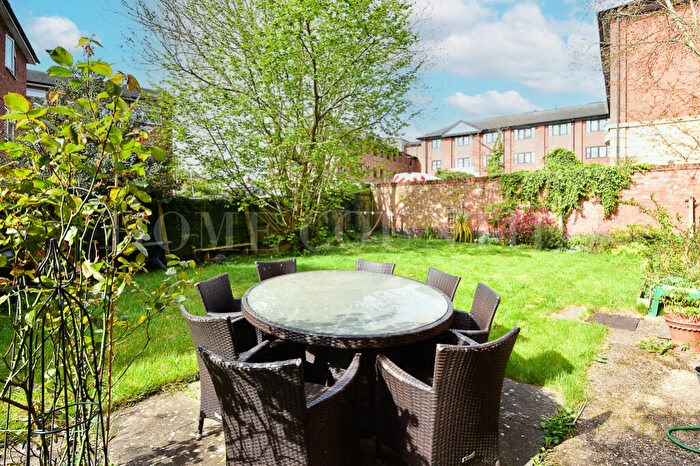 1 Bedroom Maisonette For Sale In Highview Close, Potters Bar, EN6