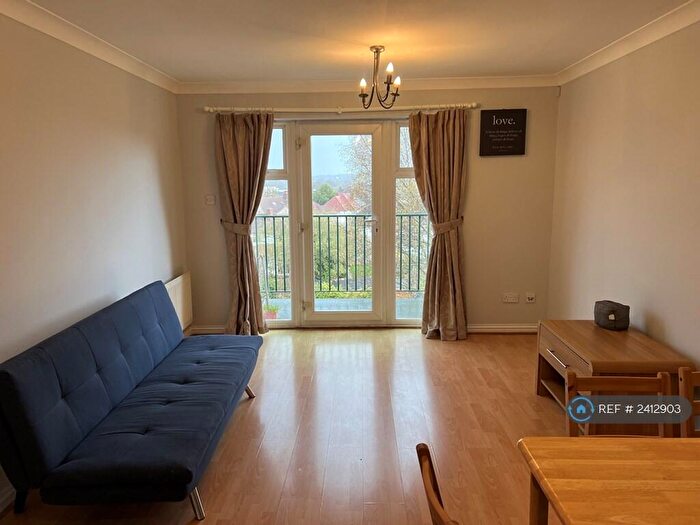 1 Bedroom Flat To Rent In Kensington Heights, Harrow, HA1