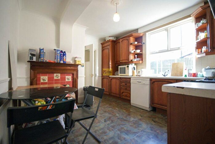 7 Bedroom Semi-Detached House To Rent In Gibbins Road, Selly Oak, Birmingham, B29