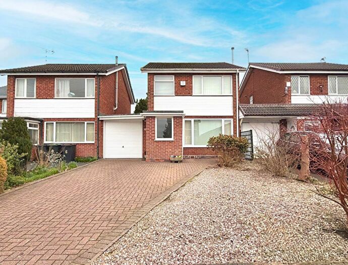 3 Bedroom Link Detached House For Sale In The Willows, Hollywood, B47