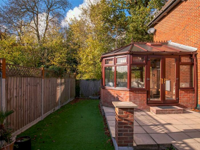 3 Bedroom Detached House To Rent In Peel Road, London, E18