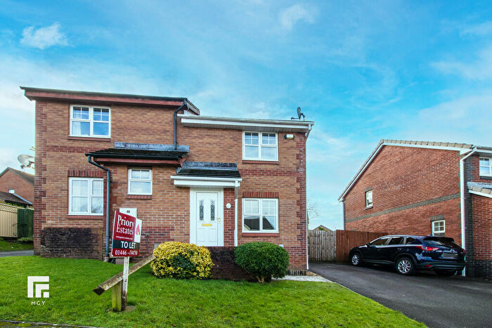 2 Bedroom Semi-Detached House To Rent In Coed-Y-Felin, Barry, CF62