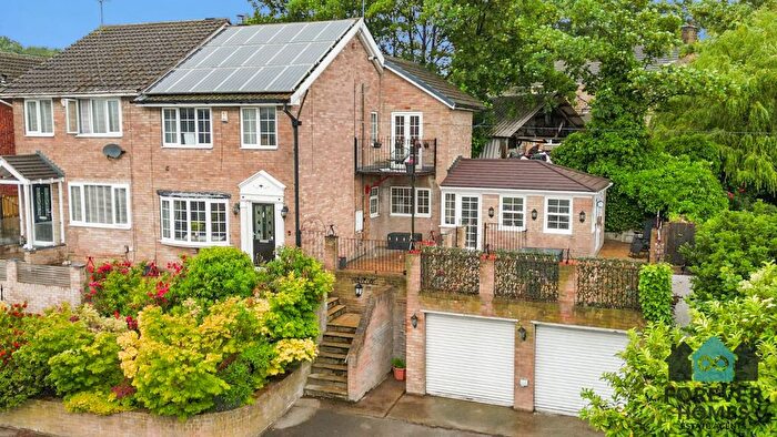 4 Bedroom Semi Detached House For Sale In Swaithe View, Worsbrough, S70