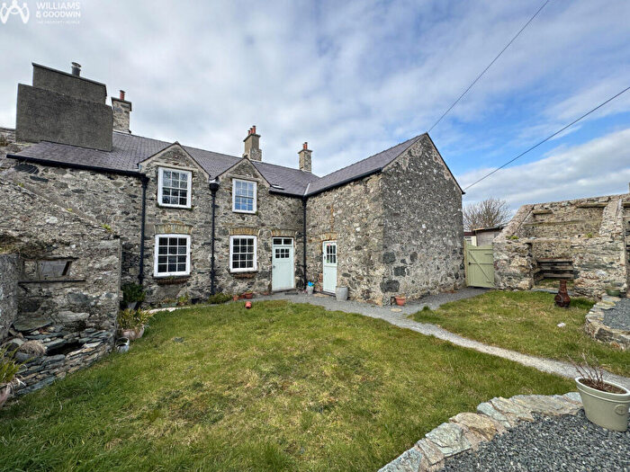 3 Bedroom Country House For Sale In Llanfairynghornwy, Anglesey, LL65