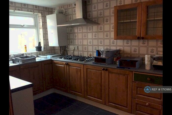 1 Bedroom Flat To Rent In Melton Road, Leicester, LE4