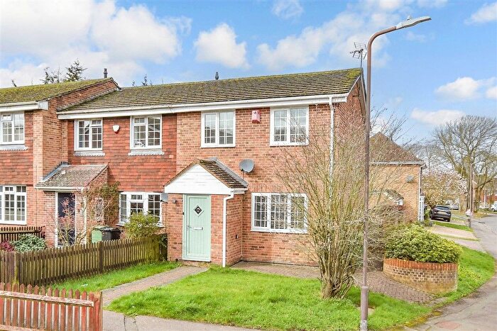 3 Bedroom End Of Terrace House For Sale In Birch Drive, Lordswood, Chatham, Kent, ME5