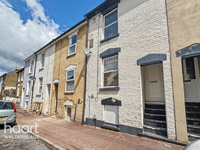 2 Bedroom Terraced House To Rent In Thorold Road, Chatham, ME5