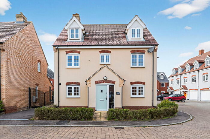 5 Bedroom Detached House For Sale In Woodpecker Gardens, Wixams, MK42