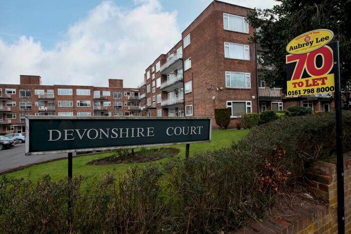 2 Bedroom Flat To Rent In Devonshire Court, New Hall Road, Salford, M7